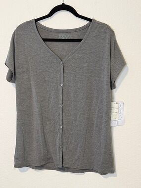 Women's Soft Gray Short Sleeve Button-Front V-Neck Top Shirt Tee Blouse